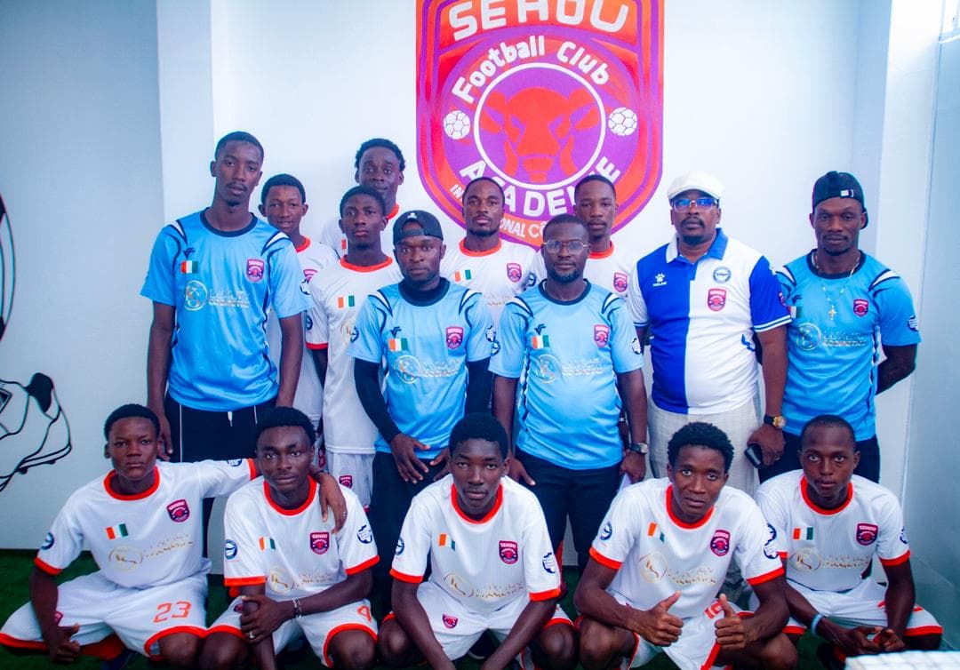 Staff et joueurs SEHOU FC Académie Côte d'Ivoire